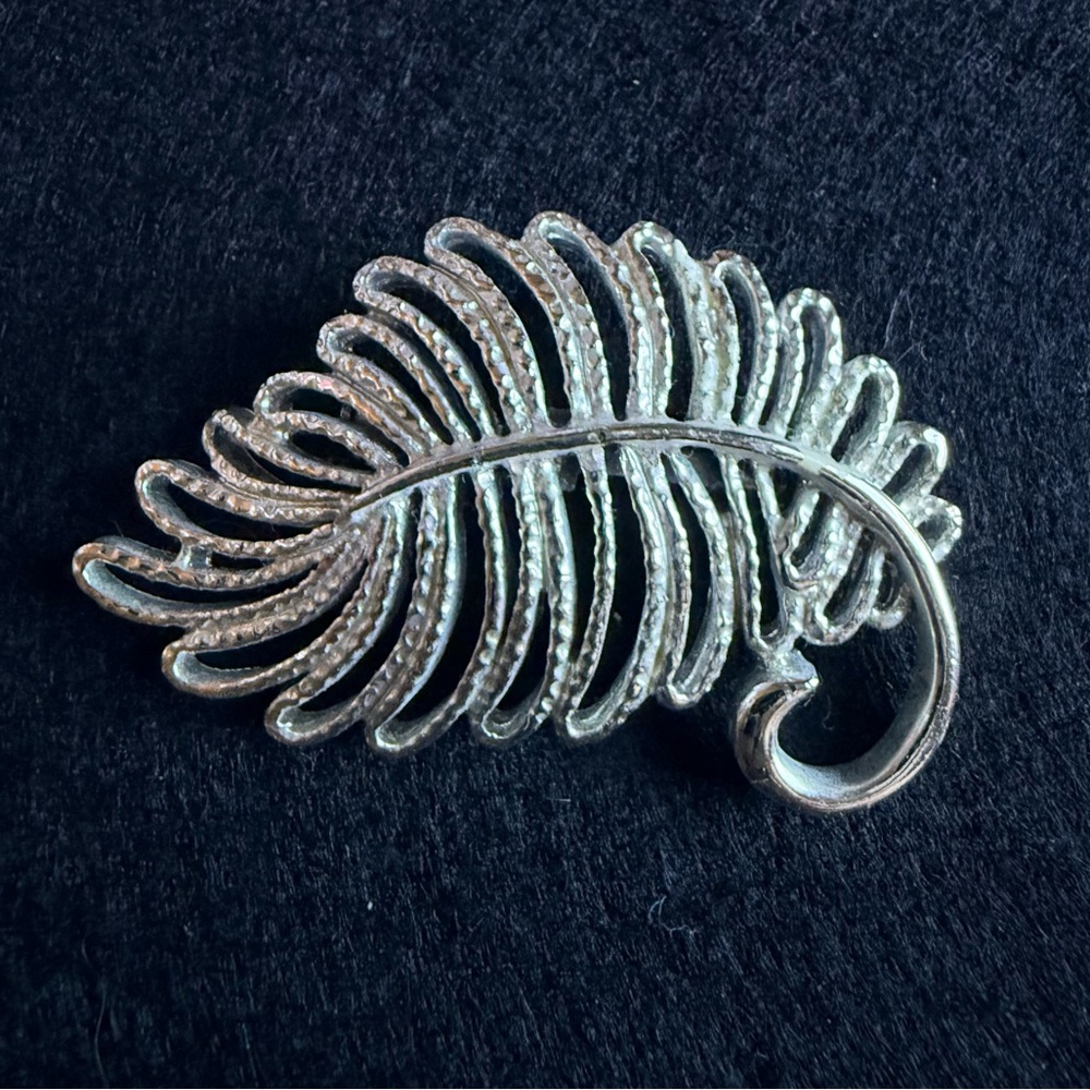 VTG Gerry's silver-tone leaf or feather brooch - Picture 2 of 5